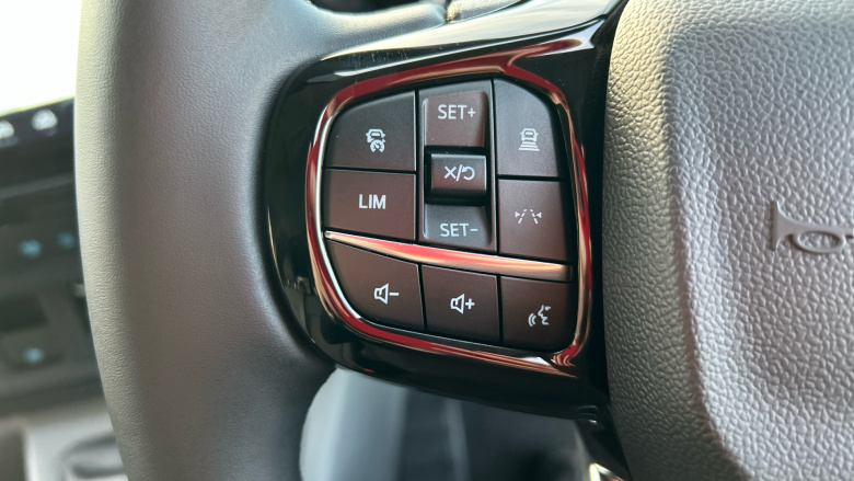 Ford Tourneo Custom 320 L1 Diesel Fwd 2.0 EcoBlue 136ps H1 Titanium 8 seater Auto